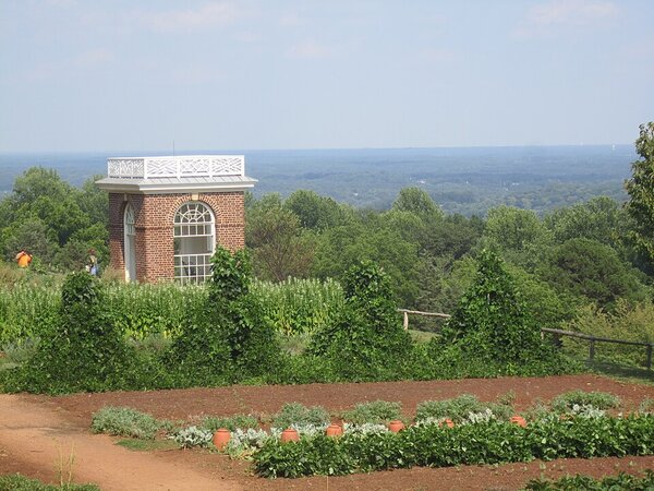 Garden Pavilion Monticello. Photo (c) Billy Hathorn CC-BY-SA 4.0 via Wikimedia Commons Re rick garden pavilion with garden beds in front with forcing pots.